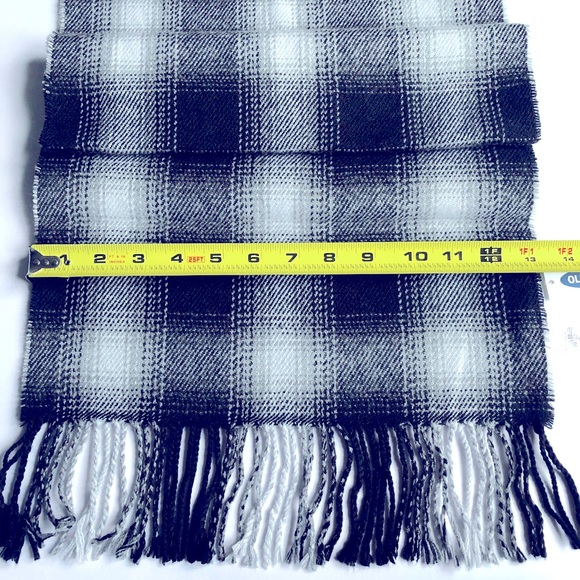 NEW OLD NAVY Plaid Neck Scarf Fringed Hems GRAY 76” x 13” UNISEX - Picture 5 of 12